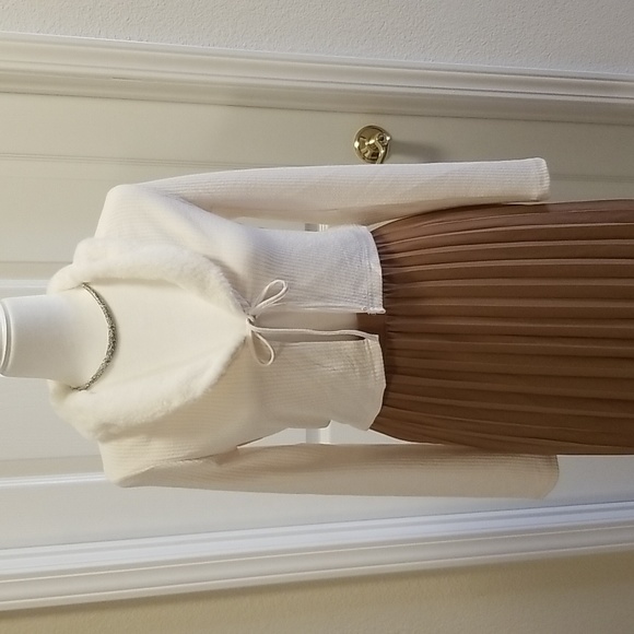 H&M Sweaters - NWT - H & M Crop Tie Sweater with fur lapel